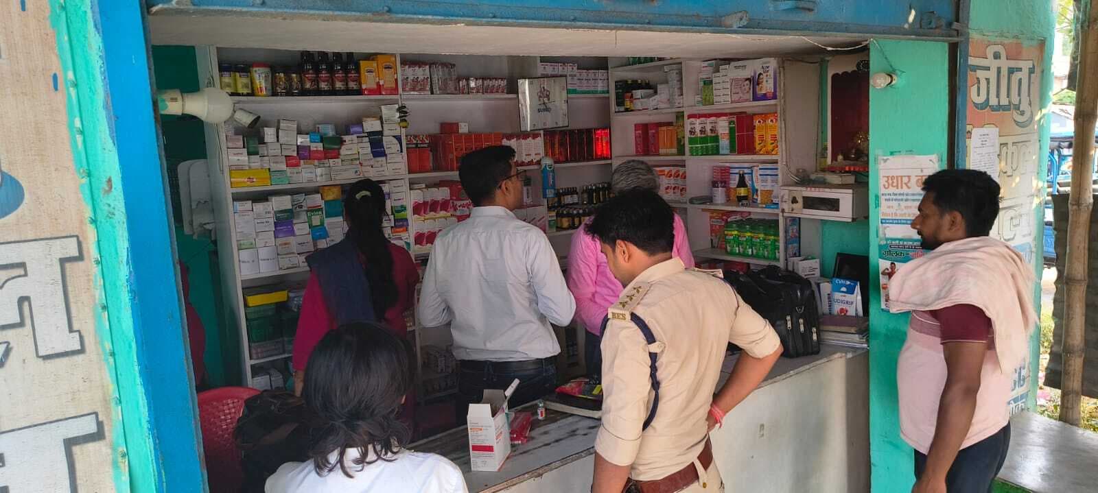 मद्यनिषेध ने की सघन छापेमारी, शराब बरामद, तीन अभियुक्त गिरफ्तार