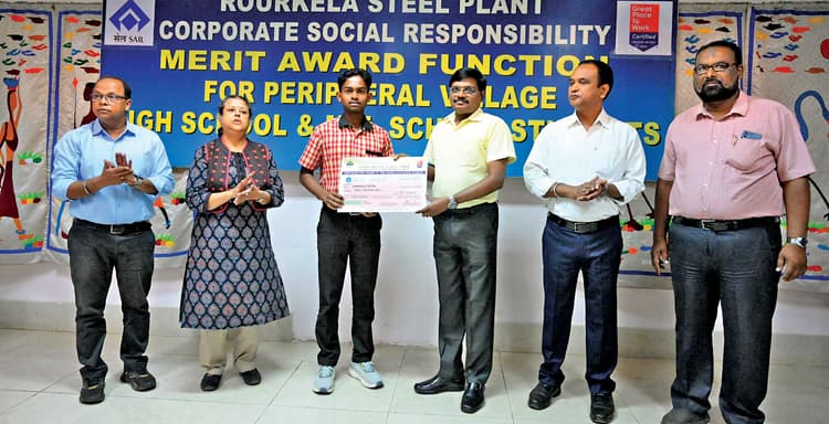 Rourkela News: आरएसपी ने 657 विद्यार्थियों में 13.13 लाख रुपये की मेधावी पुरस्कार राशि वितरित की