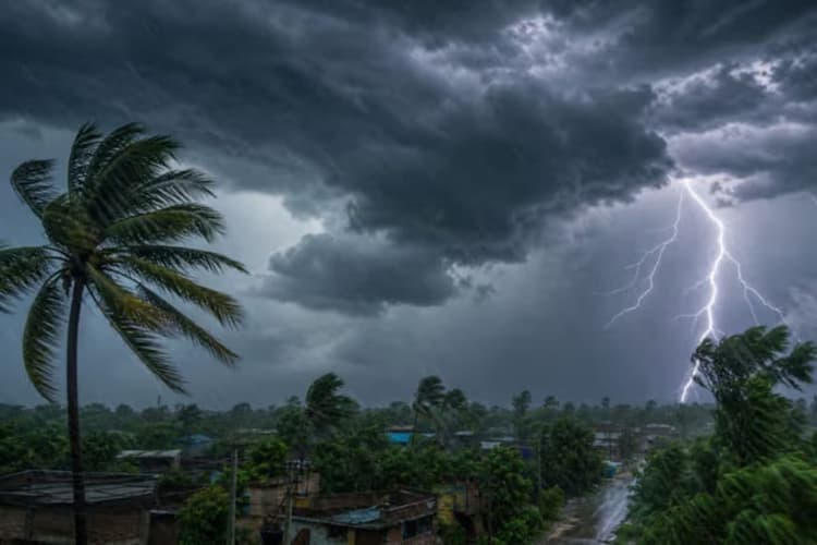Bhagalpur Weather. भागलपुर में बदला मौसम, काले बादलों के बीच बारिश का अलर्ट