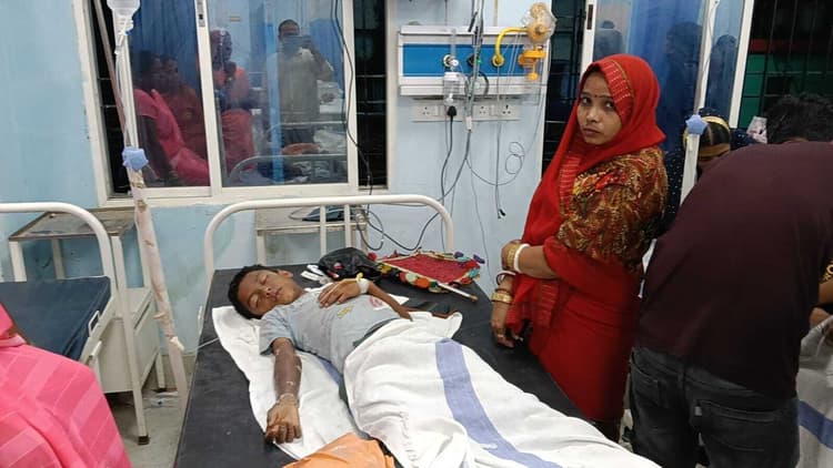 Gopalganj News : थावे में पटाखे की चपेट में आये दो मासूम झुलसे, एक की हालत गंभीर