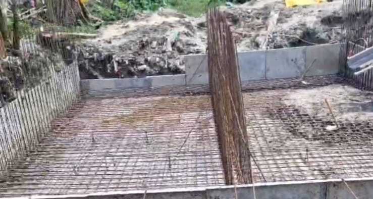 बड़ी नहर पर बन रहे पुल निर्माण कार्य में अनियमितता का आरोप