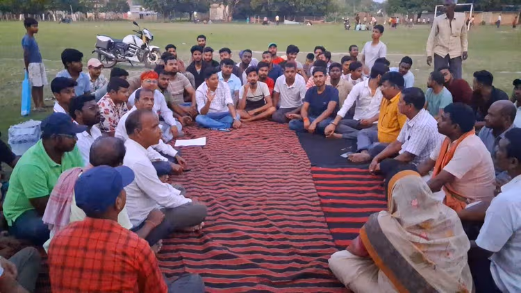 Purnea Protest: डिग्री कॉलेज की मांग पर गोलबंद हुआ टीकापट्टी, आंदोलन की चेतावनी