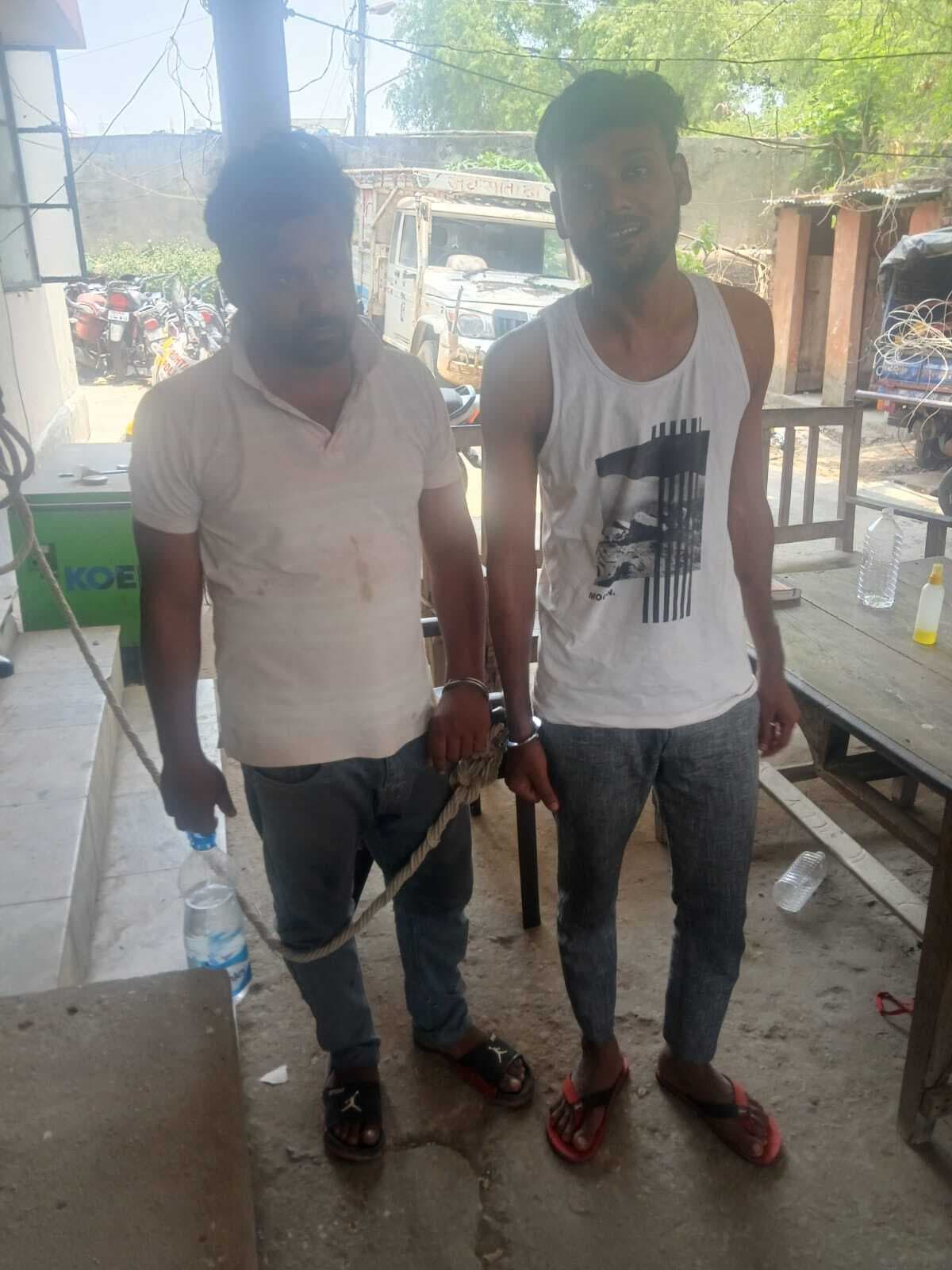 मोबाइल छिनतई मामले में दो युवक गिरफ्तार