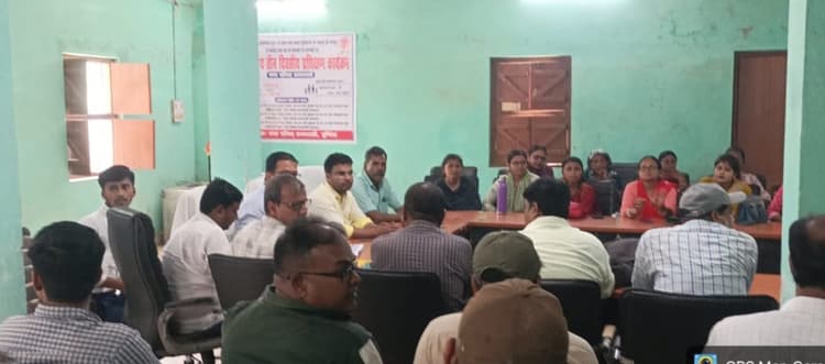डिजिटल जनगणना में तेजी लाने को लेकर चार्ज पदाधिकारी ने की समीक्षा