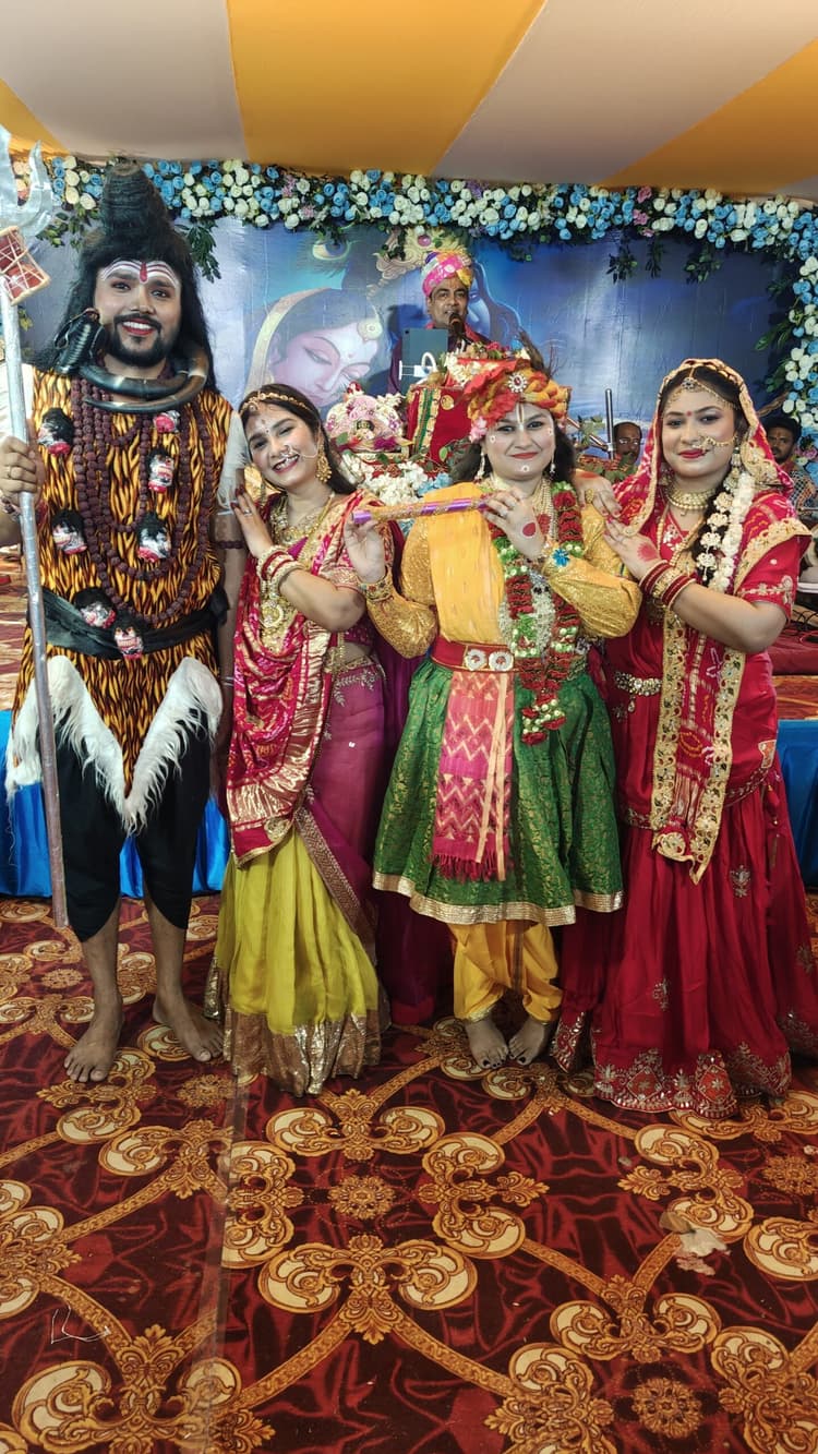 सुख में सभी रहते साथ, दुख में सच्चे साथी कम मिलते हैं : कथावाचक