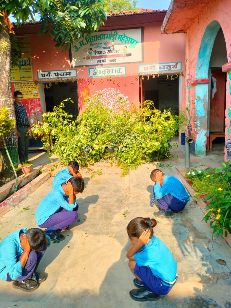 Lakhisarai, स्कूल में बच्चों ने सीखे वज्रपात व आंधी-तूफान से बचाव के गुर