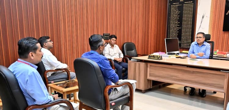 Bokaro News : जिला में पेट्रोल-डीजल का पर्याप्त स्टॉक