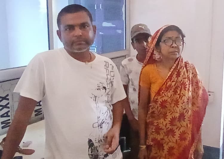 व्यवसायी के घर चोरों ने अष्टधातु मूर्ति, दो मोबाइल फोन का किया चोरी