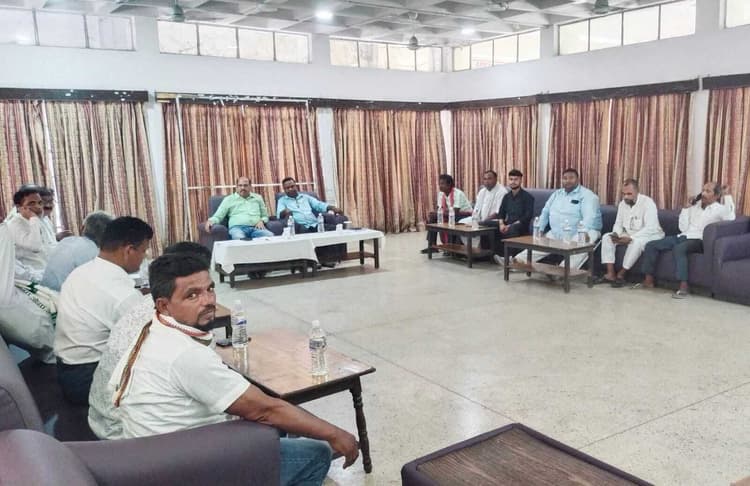 संगठन विस्तार, बूथ कमेटी गठन और कार्यकर्ताओं की सक्रियता पर चर्चा