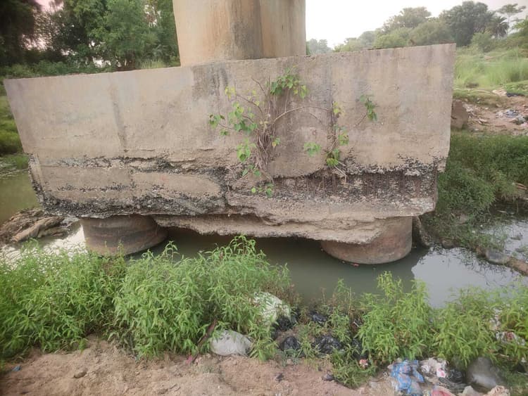 भूतनाथ मंदिर के पास जर्जर पुल से बढ़ा खतरा, कभी भी हो सकता है बड़ा हादसा