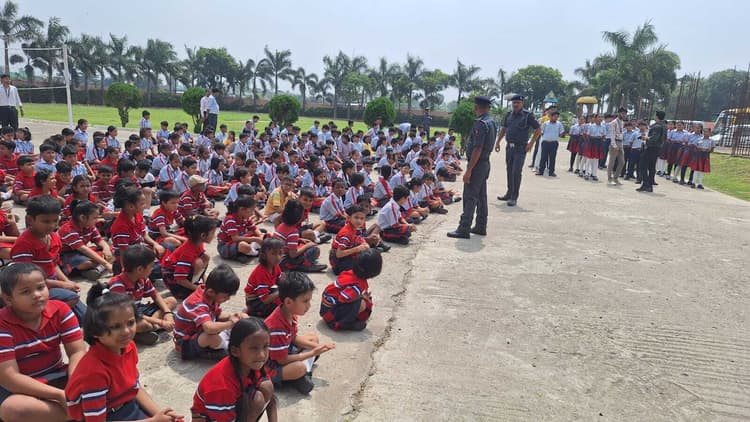 बच्चों! आपदा के समय घबराएं नहीं, सूझबूझ से लें फैसले : एसडीआरएफ