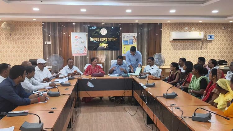 देवीपुर: पंसस की बैठक में स्वास्थ्य सेवाओं पर हंगामा, अधिकारियों से मांगा हिसाब