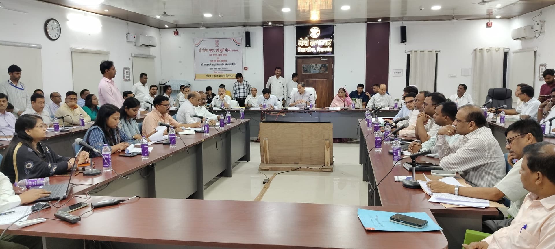 किशनगंज में बिजली व्यवस्था व विकास योजनाओं की समीक्षा