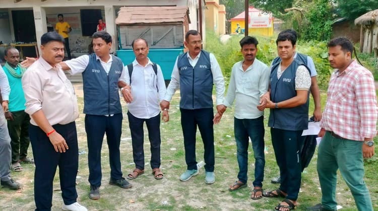 16 हजार की रिश्वत लेते राजस्व कर्मचारी गिरफ्तार