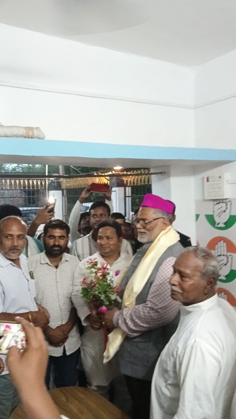 कांग्रेस नेता के आवास पहुंचे पूर्णिया सांसद, कहा राज्य में कानून व्यवस्था समाप्त