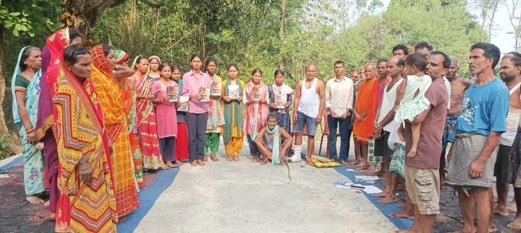 मैट्रिक और इंटर के सफल विद्यार्थी सम्मानित