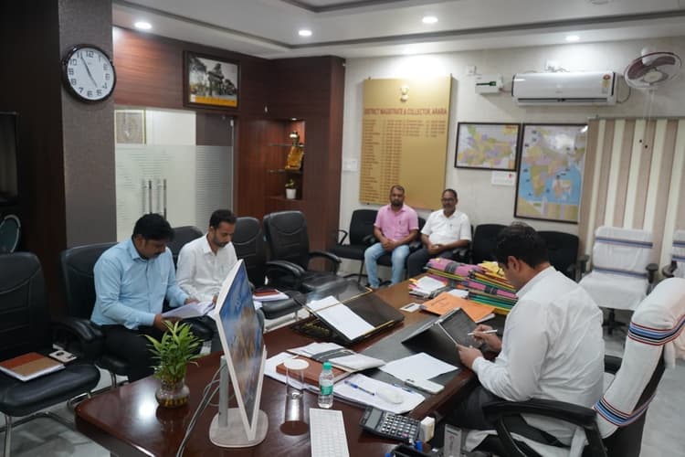 गुणवत्तापूर्ण तरीके से करें सड़क निर्माण : डीएम