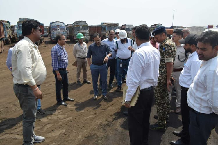 सड़कों पर खड़ी नहीं होंगी गाड़ियां, रुंगटा कंपनी बनायेगी दो चेकपोस्ट : उपायुक्त