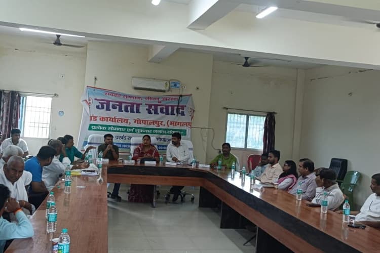 जन भागीदारी अभियान में उमड़ी भीड़, स्वास्थ्य जांच के साथ ग्रामीणों को मिली सरकारी योजनाओं की जानकारी