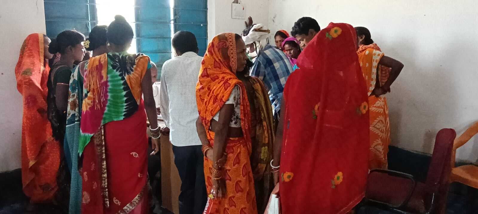 शिविर में मंईयां सम्मान के 767 लाभुकों का हुआ सत्यापन