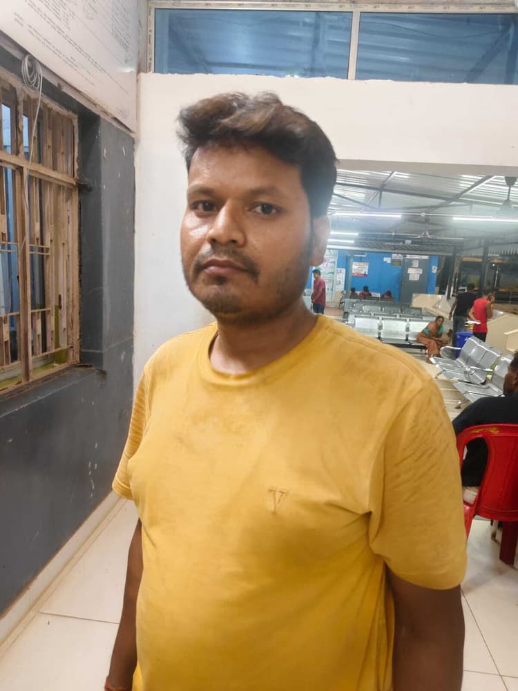 Banka News : अंधेरे में आवारा कुत्ते का हमला, बौंसी बाजार के व्यवसायी के पैर में काटा
