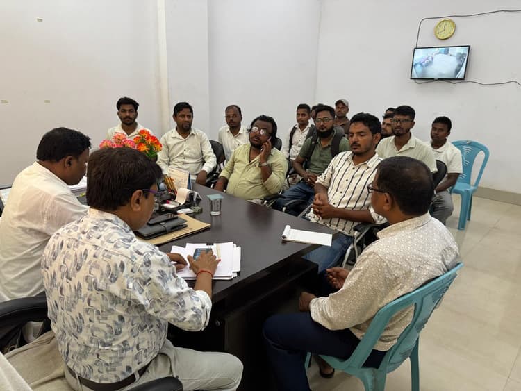 प्रज्ञा केंद्र संचालकों को चेतावनी, अवैध वसूली पर होगी सख्त कार्रवाई