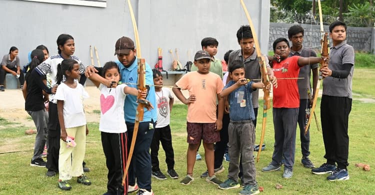 Bokaro News : बीएसएल : ग्रीष्मकालीन प्रशिक्षण शिविर में बच्चे सीख खेलों की बारीकियां