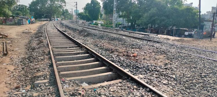 भागलपुर में डबल लाइन कार्य में आयी तेजी, लेकिन अंडरपास के लिए करना होगा डेढ़ महीने का इंतजार