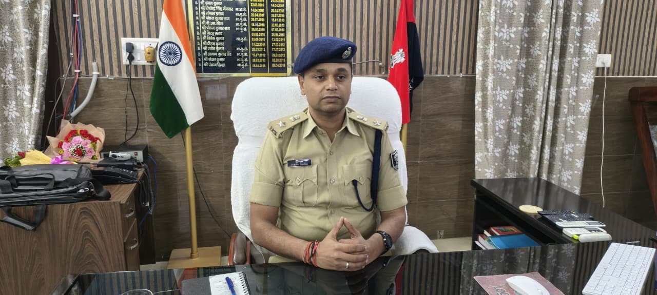 अपराधियों और नशा कारोबारियों पर नवगछिया एसपी का कड़ा रुख, सड़क हादसों को रोकने पर विशेष जोर