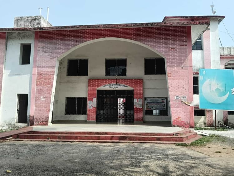 प्रखंड कार्यालय में छह माह से जलसंकट, कर्मचारी परेशान