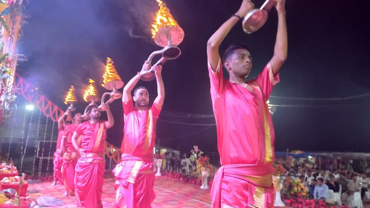 गंगा घाट पर भव्य महा गंगा आरती का आयोजन आज
