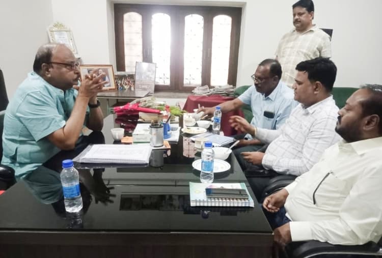 Giridih News :जनता को निर्बाध बिजली उपलब्ध कराना विभाग की प्राथमिक जिम्मेदारी : डॉ सरफराज