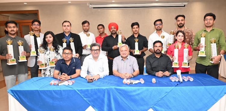 Snooker and billiards: अनिश पारिख व स्नेहांशु ने जीता खिताब