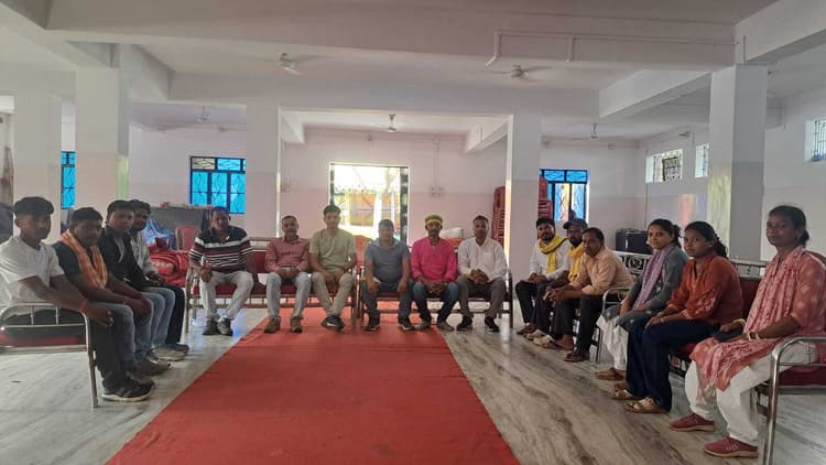 कुड़मी समाज की बैठक में दो दिवसीय सेमिनार की तैयारी तेज