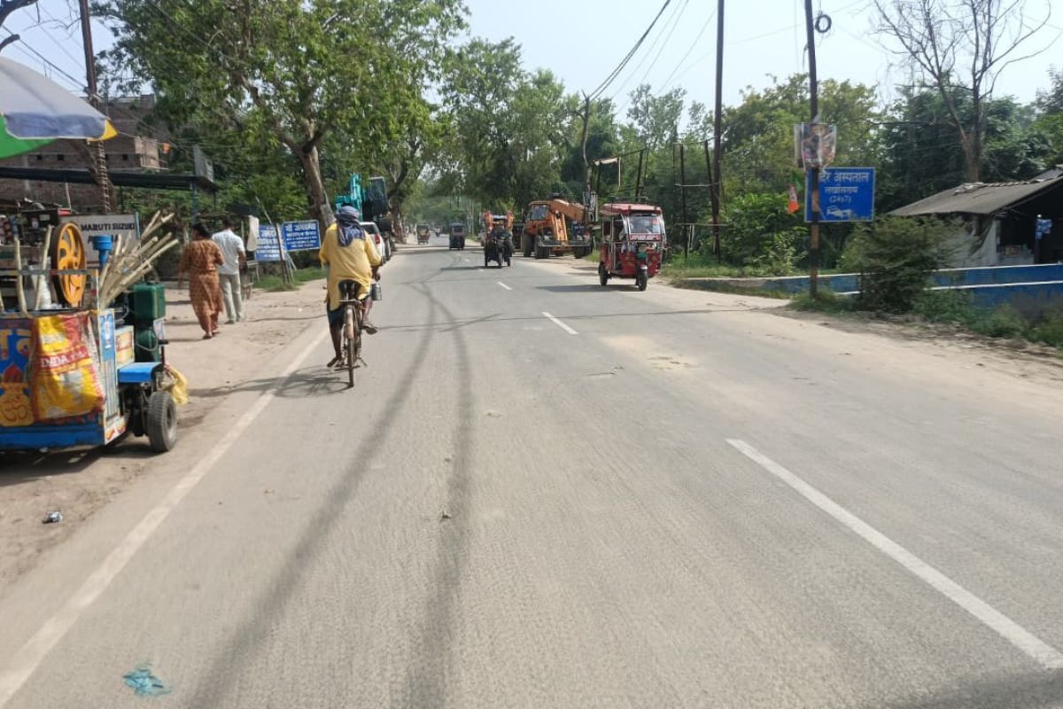 लखीसराय में जेठ की चिलचिलाती धूप से लोग बेहाल