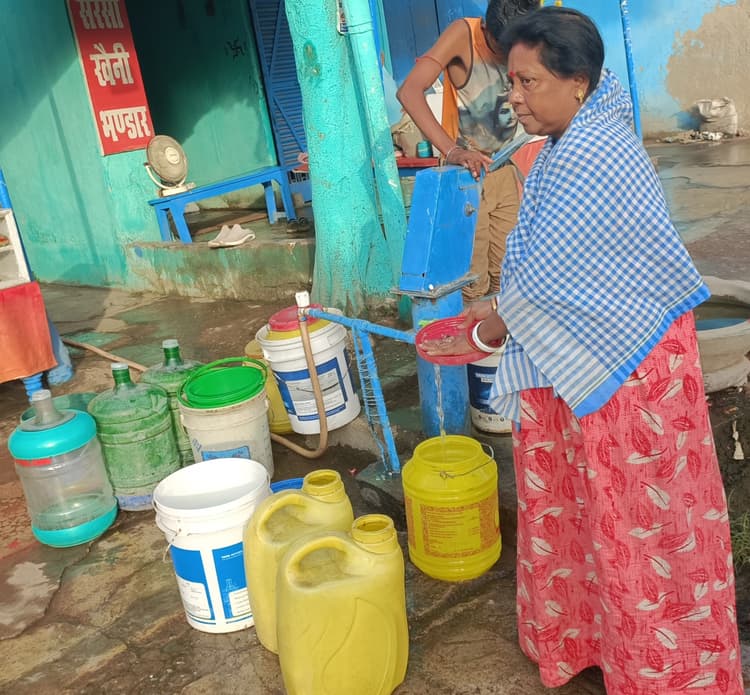 Bokaro News : जोधाडीह मोड़ क्षेत्र में प्रेशर कम होने से नहीं मिल रहा है पर्याप्त पानी