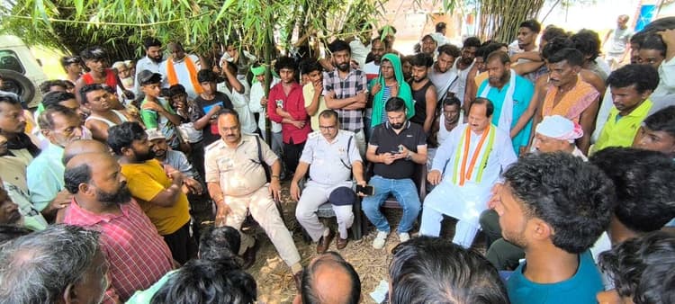 नाला खोदने के क्रम में ढही मदरसा की दीवार, मजदूर की मौत