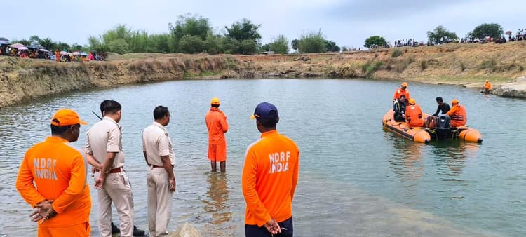 बंद पड़ी खदान में डूबे बच्चे की तलाश चौथे दिन भी जारी