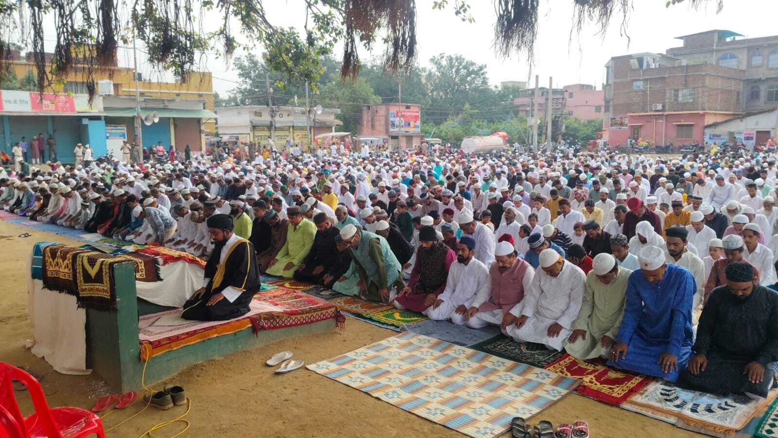 बकरीद : ईदगाहों व तीन सौ से अधिक मस्जिदों में अदा की गयी नमाज