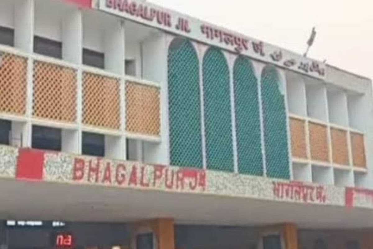 भागलपुर रेलवे स्टेशन पर बड़ा बदलाव, 15 जून से प्राइवेट एजेंसी चलायेगी रिटायरिंग रूम और डॉर्मेट्री