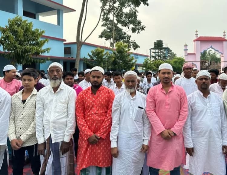 बकरीद शांति व सौहार्द पूर्ण वातावरण में मना