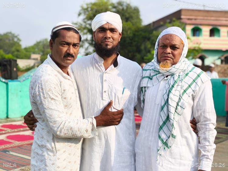 मुस्लिम समुदाय ने एक दूसरे को दी बकरीद की बधाई