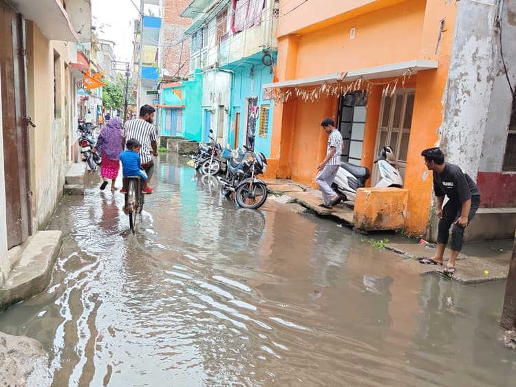 झमाझम बारिश ने मानसून पूर्व निगम की खोली तैयारी की पोल
