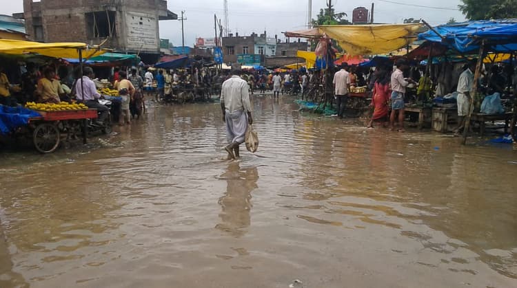 इस्माईलपुर प्रखंड में मूलभूत सुविधाओं का अभाव, ग्रामीणों की बढ़ी परेशानी