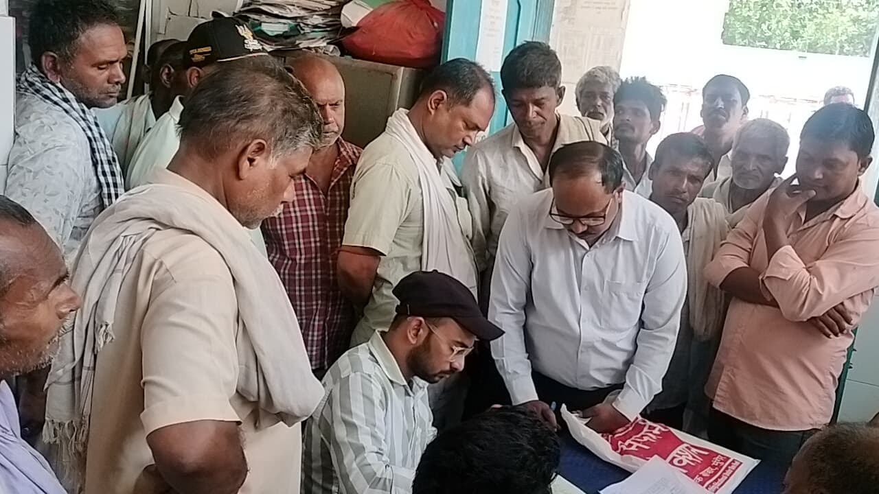 सूर्यगढ़ा अंचल कार्यालय में जनता दरबार का हुआ आयोजन, 5 मामले की हुई सुनवाई
