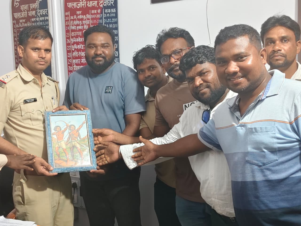 सिदो-कान्हू रक्षा मंच ने थाना प्रभारी से की शिष्टाचार मुलाकात, प्रतिमा संरक्षण पर हुई चर्चा