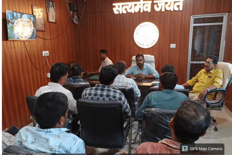 वैशाली के देसरी अंचल कार्यालय में 86 दिनों बाद हड़ताल खत्म, राजस्व कर्मियों ने संभाला मोर्चा