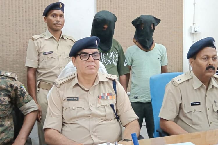 जामताड़ा: गेमिंग एप और फर्जी केवाईसी अपडेट के नाम पर करते थे ठगी, दो साइबर आरोपी गिरफ्तार