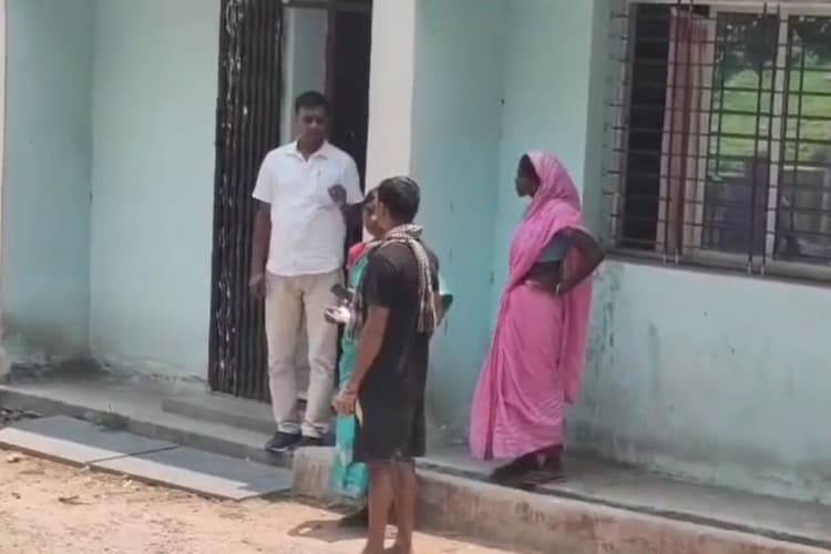 धनबाद: ईस्ट बसुरिया में दीवार गिरने से बोरवेल गाड़ी के मजदूर की हुई मौत