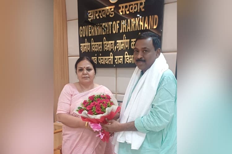 पलामू: पांकी विधायक ने ग्रामीण विकास मंत्री से की मुलाकात, क्षेत्र की समस्याओं से कराया अवगत